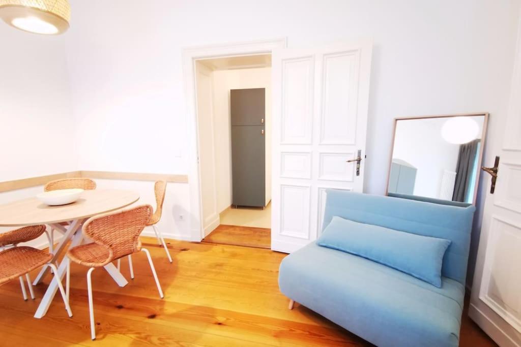 Appartement Lang Li By Rockchair L Superhost Status L 2 Bedrooms Boxspringbeds In Center - Cozy Family & Business Flair Welcomes You! Berlijn