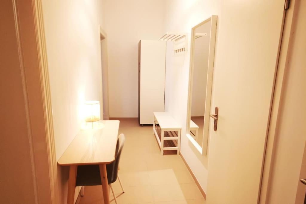 Lang Li By Rockchair L Superhost Status L 2 Bedrooms Boxspringbeds In Center - Cozy Family & Business Flair Welcomes You! *